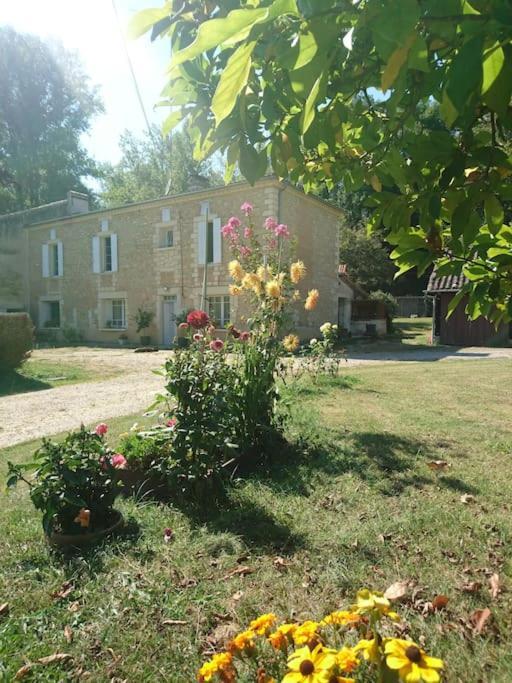 Noaillac Location Meublee Au Milieu D'Un Ecrin De Verdure Aux Vieux Fours מראה חיצוני תמונה