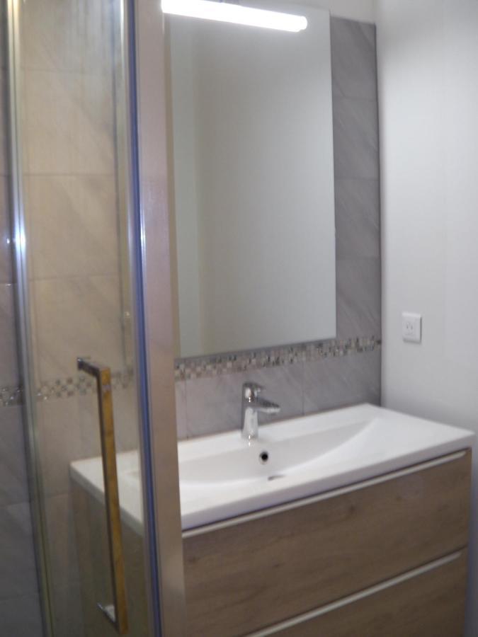 Noaillac Location Meublee Au Milieu D'Un Ecrin De Verdure Aux Vieux Fours מראה חיצוני תמונה